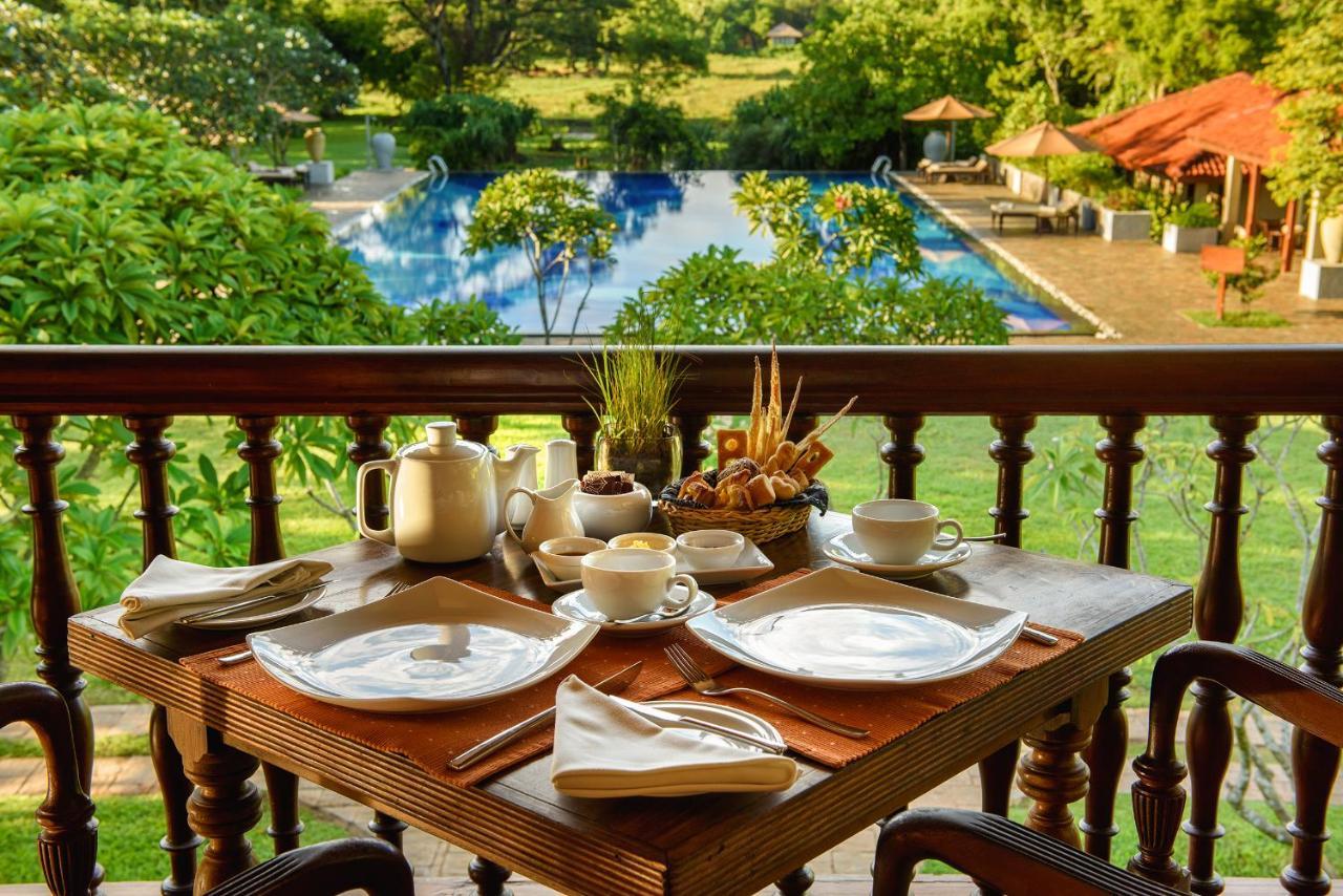 Hotel Uga Ulagalla Sigiriya Esterno foto